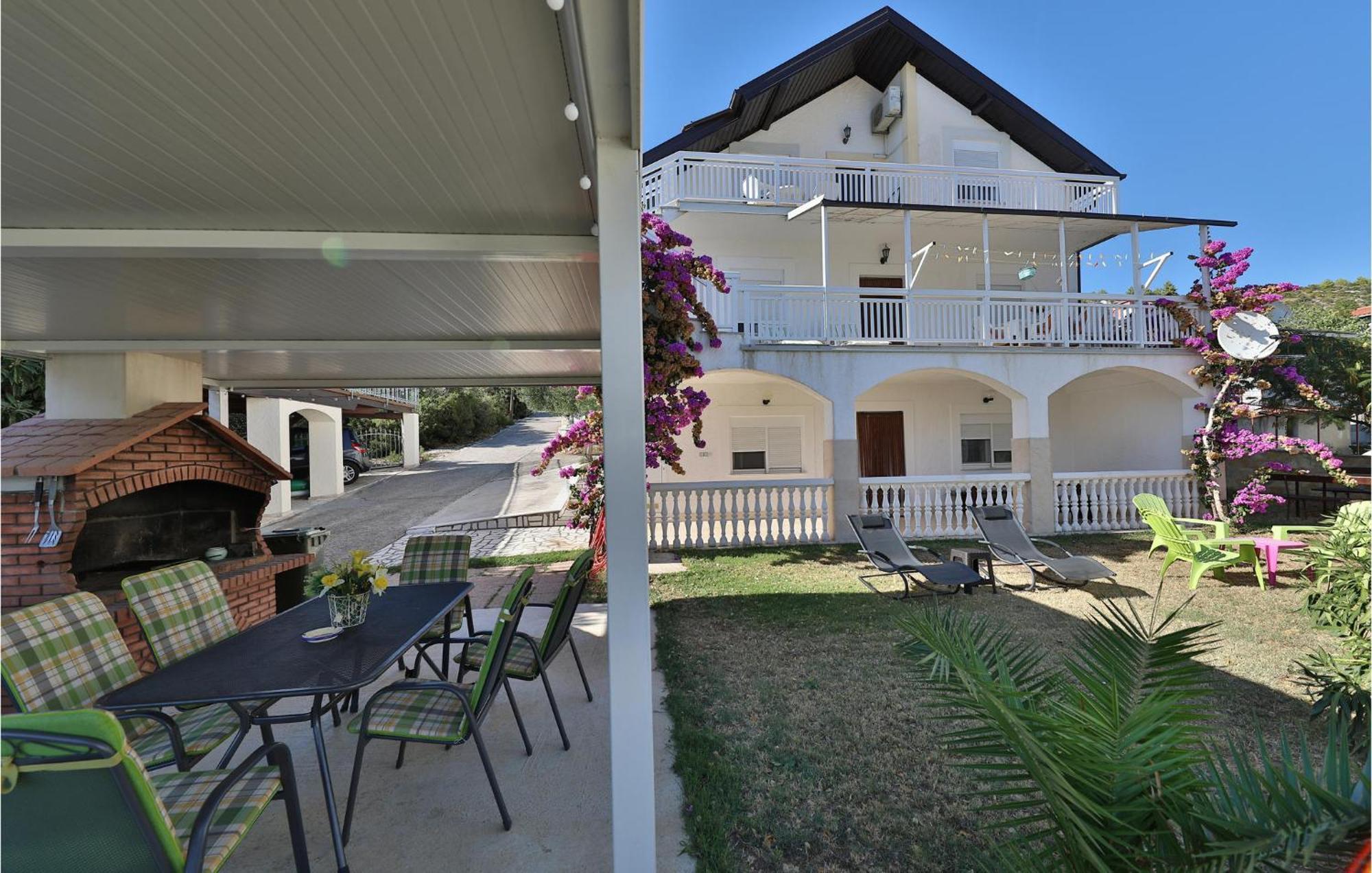 2 Bedroom Cozy Apartment In มารีนา ภายนอก รูปภาพ